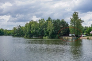 Staňkovký rybník - pohled na chatu Staňkov z protilehlého břehu