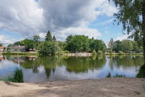 Staňkovský rybník - pohled 20 m od chaty