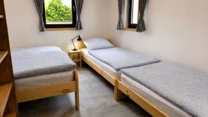 ložnice s dvojlůžkem, 2 lůžky a vlastní koupelnou