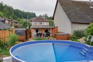 chalupa Petrovice nabízí pronájem pro max. 9 osob s možností 2 přistýlek