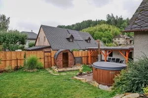 oplocená zahrada chalupy Petrovice