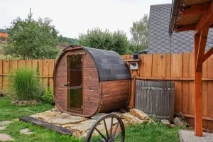 finská sauna pro max. 4 osoby a ochlazovací káď