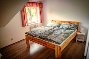 ložnice s dvojlůžkem