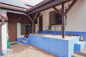 vstup do apartmánů č. 2 a č. 3 a do dětské herny