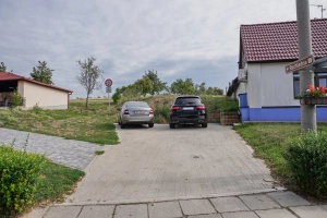 parkoviště u chalupy Hýsly