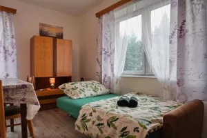 kuchyně s jídelním koutem a rozkládacím gaučem (1 přistýlka)