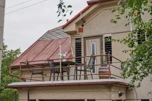 balkon s posezením