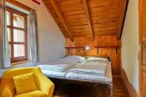 menší apartmán v podkroví - dvojlůžko