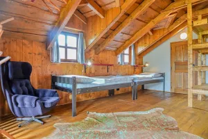větší apartmán v podkroví - 2 lůžka