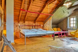 větší apartmán v podkroví - 3-lůžková postel