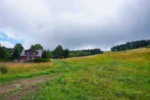 pohled na srub Čenkovice ze sjezdovky