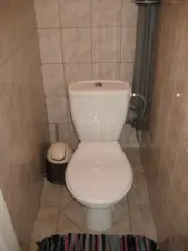 z koupelny je přístup na samostatné WC