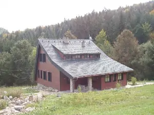 Pohled na chatu Ratiboř