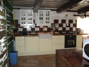 Nově zařízená kuchyně je plně vybavená pro vaření a stolování 11 osob
