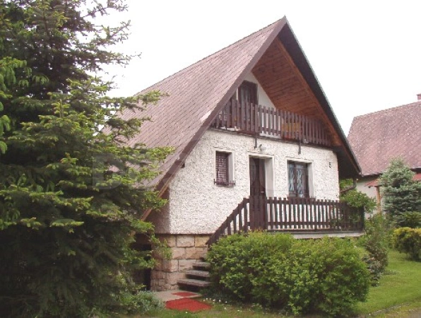 Přední pohled na chatu Mladějov