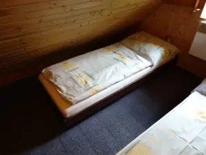 podkrovní ložnice se 3 lůžky