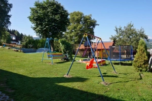 zahrada nabízí bohaté vyžití pro děti