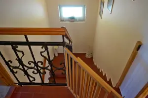 schody do horního patra