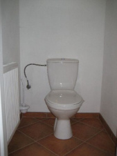 K dispozici jsou 2 samostatná WC