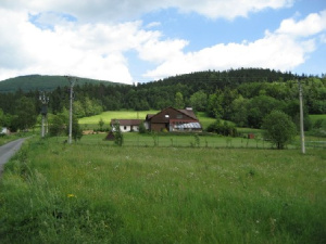 Penzion leží asi 4 km od centra Rožnova pod Radhoštěm v pěkné přírodě bohaté na lesy