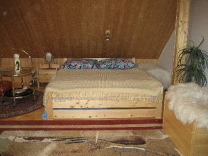 Ložnice s dvojlůžkem a rozkládacím gaučem