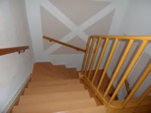 schodiště do 1. patra
