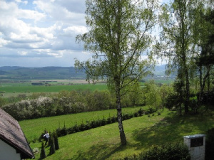 Od chaty Struhadlo je nádherný výhled na Šumavské kopce