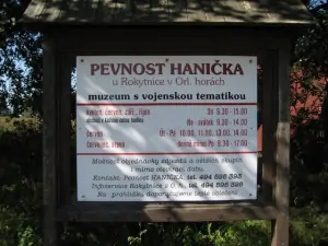 Pevnost Hanička se od chalupy nachází asi 2 km 