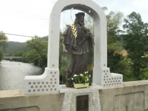 Tip na výlet: skleněná socha sv. Jana Nepomuckého v obci Čepice