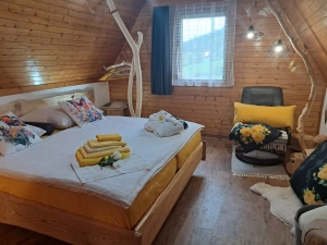 podkrovní ložnice s dvojlůžkem
