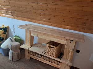 podkrovní ložnice - odkládací prostor