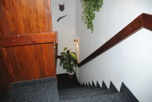 schodiště v chalupě