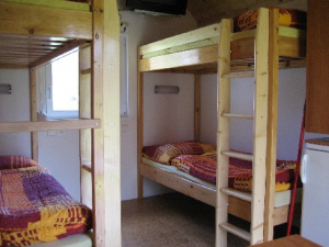 V chatce jsou k dispozici 2 patrové postele