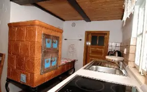 Kachlová kamna v kuchyni