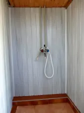 zahradní koupelna - sprchový kout