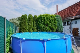 nadzemní kruhový bazén