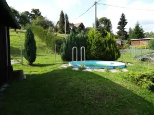 bazén za chalupou
