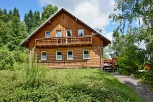 apartmánový dům Stachy-Kůsov leží jen 2 km od lyžařského střediska Zadov