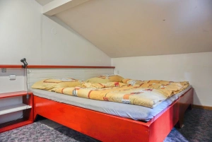 ložnice s dvojlůžkem v podkroví (ložnice č. 2)