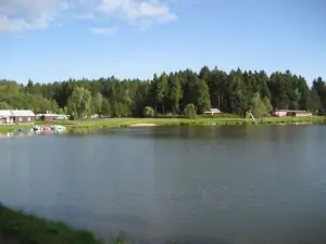 rekreační rybník Suchý je od chalupy Vysočany vzdálen cca. 18 km