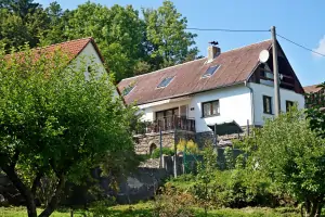 chalupa Týřovice leží na okraji obce