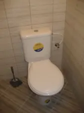 Samostatné WC v přízemí
