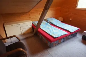 ložnice se 4 lůžky v podkroví