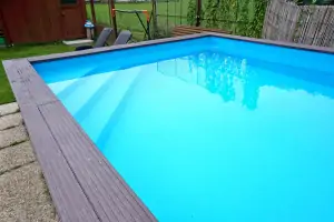 nadzemní bazén (4,9 x 2,9 x 1,3 m)