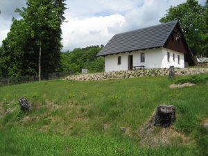 Chalupa Hrabětice leží na kraji obce v pěkné přírodě Jizerských hor