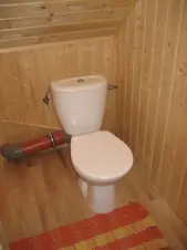 Samostatné WC v podkroví