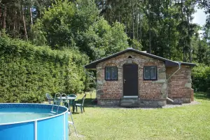 chata Vojníkov (léto 2018) - bazén má průměr 3,6 m