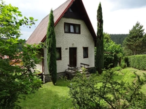Chata Olešná - pohled k hlavnímu vchodu