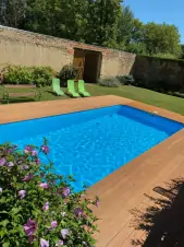 hosté mohou využívat zapuštěný bazén (4 x 8 x 1,5 m)