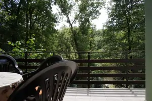 pohled z balkonu na řeku Otavu